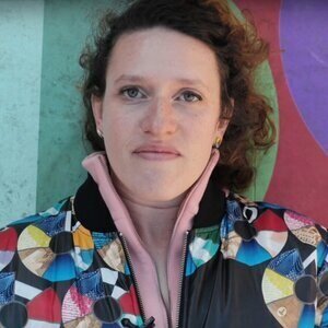 Headshot of Julia Vogl