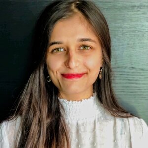 Noor Sajid headshot