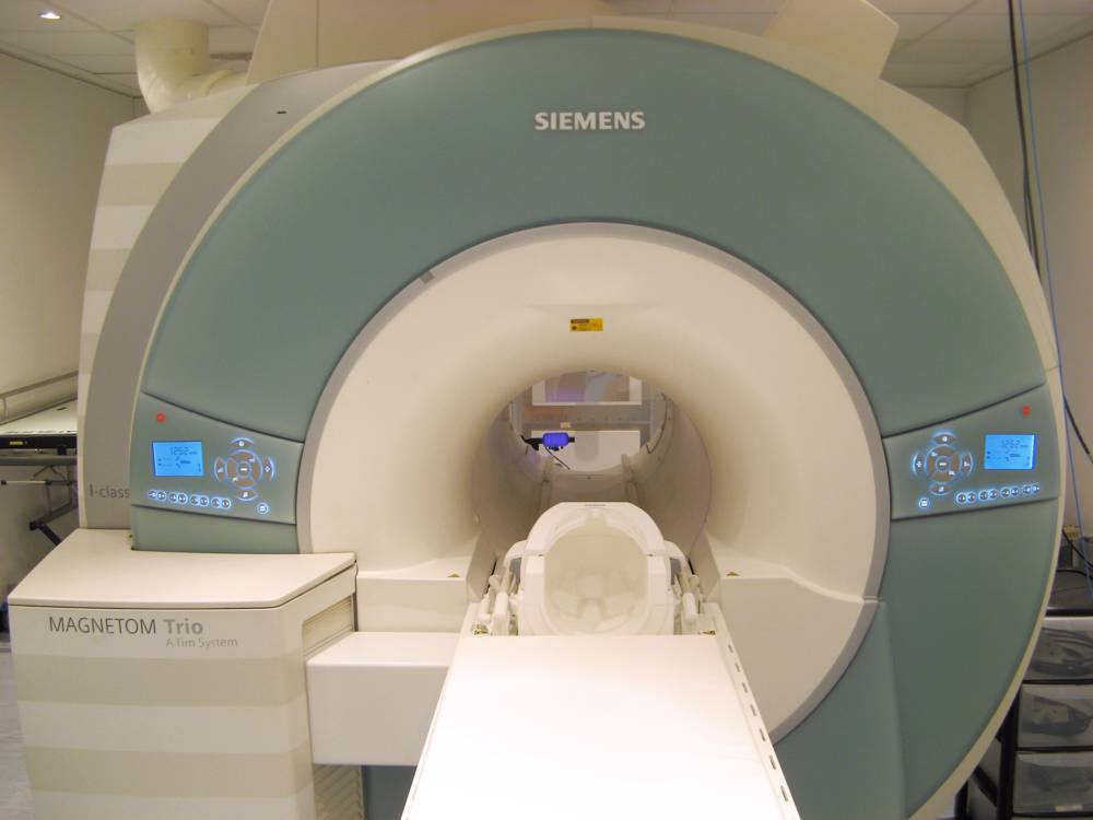 MRI scanner © MEMO 2015